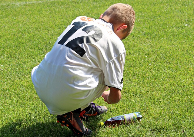 虽然他身处 虽然他身处